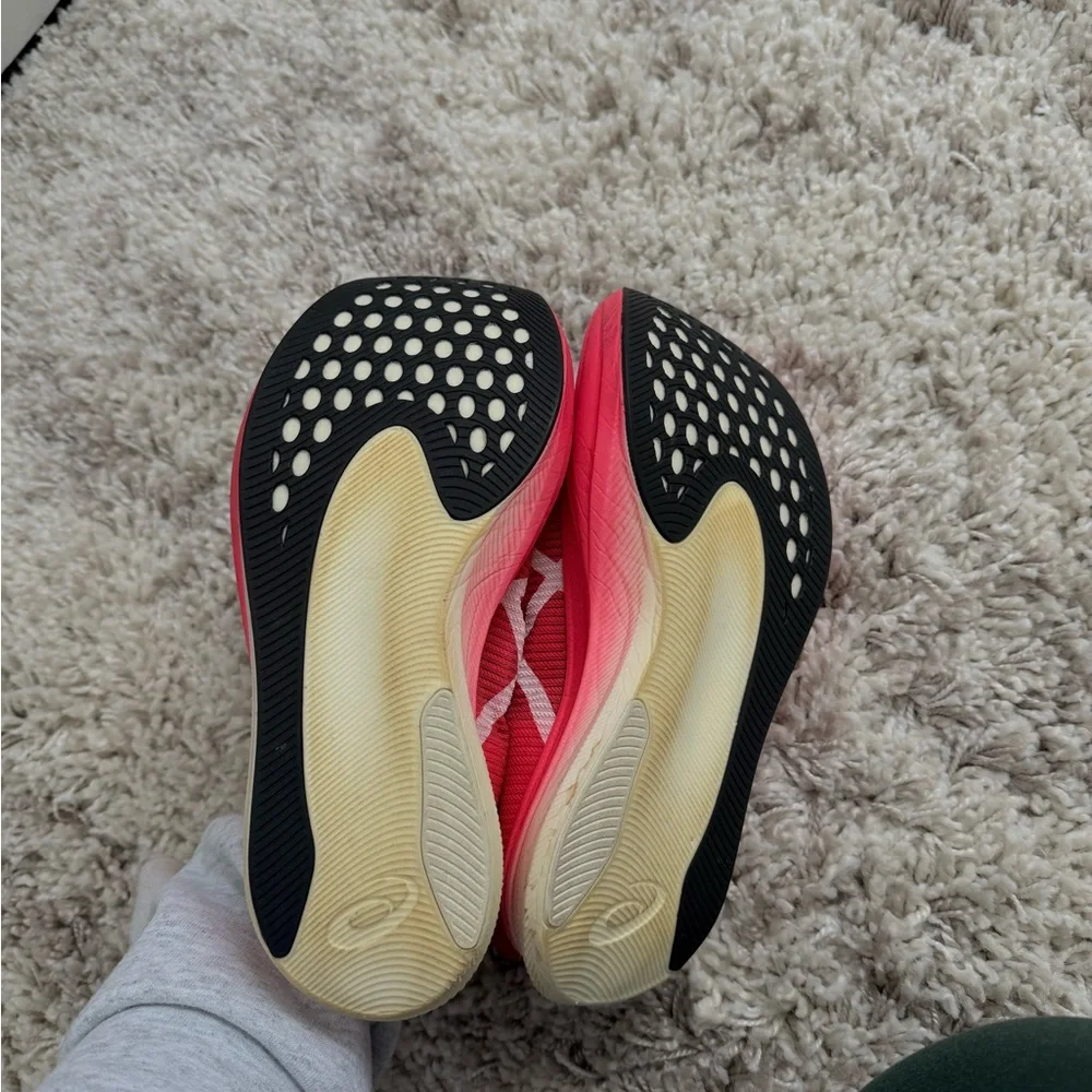 ASICS Metaspeed - Picture 3 of 5